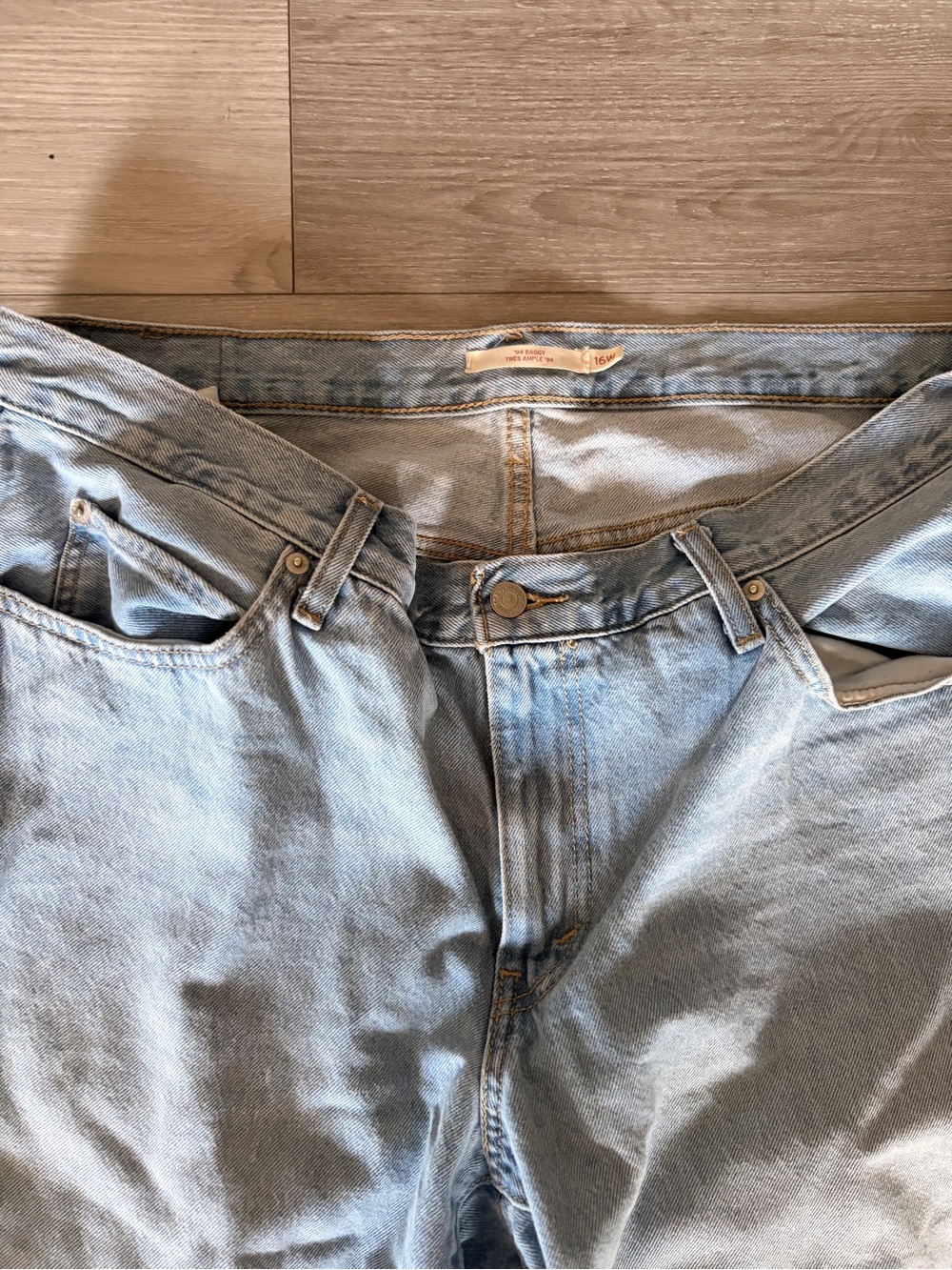 Levi's Light Blue Wide Leg Jeans - Picture 2 of 4